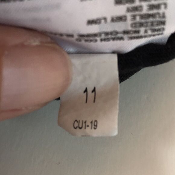 Uniqlo Supima Women’s Tee Black Size Large - Picture 9 of 13